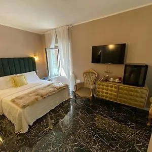 Prestige Via Romagnoli , Sirmione Italy